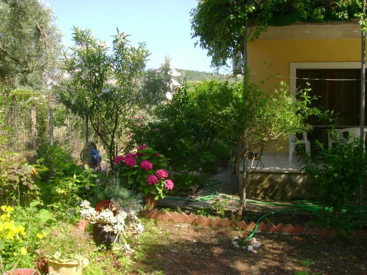 Lefkas House With Garden Villa Tsoukaládhes Exteriör bild